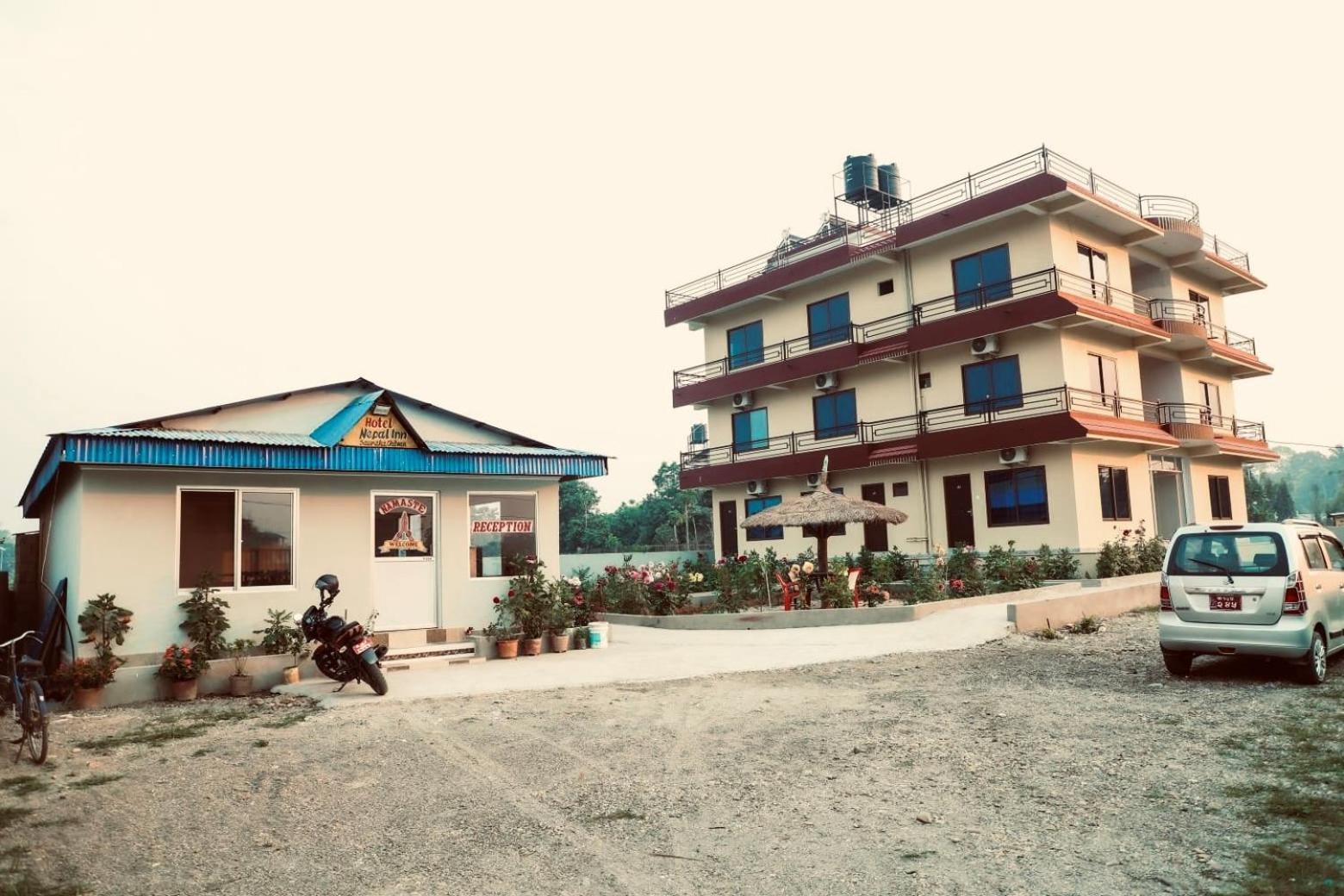 Typical Nepali Kitchen - No Pizza - No Pasta - No Problem !! Hotel Sauraha Exterior photo
